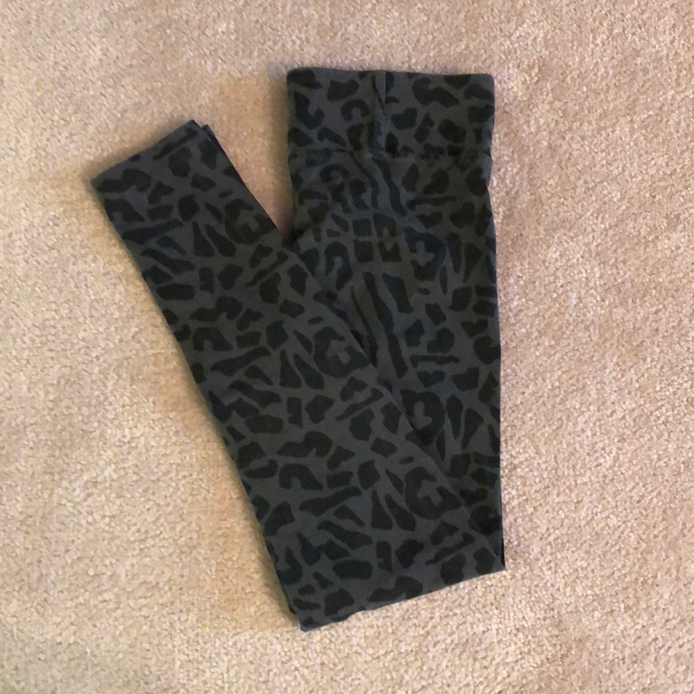 Aritzia’s Talula cheetah leggings